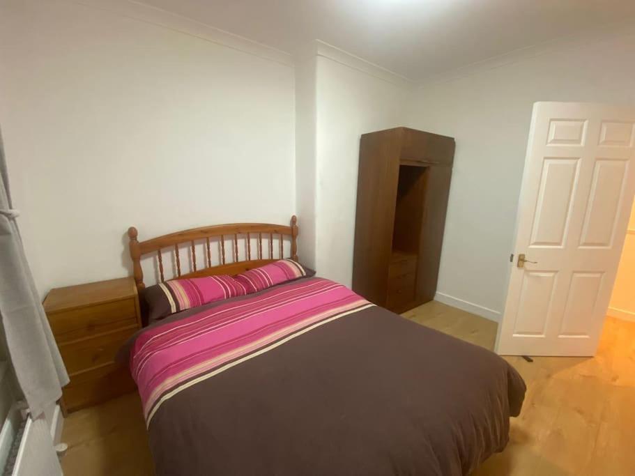 Apartamento Steps Away From All The Action Edimburgo Exterior foto